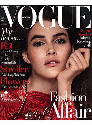 Lady Bond Looks, Plexus Linked Ring in German Vogue